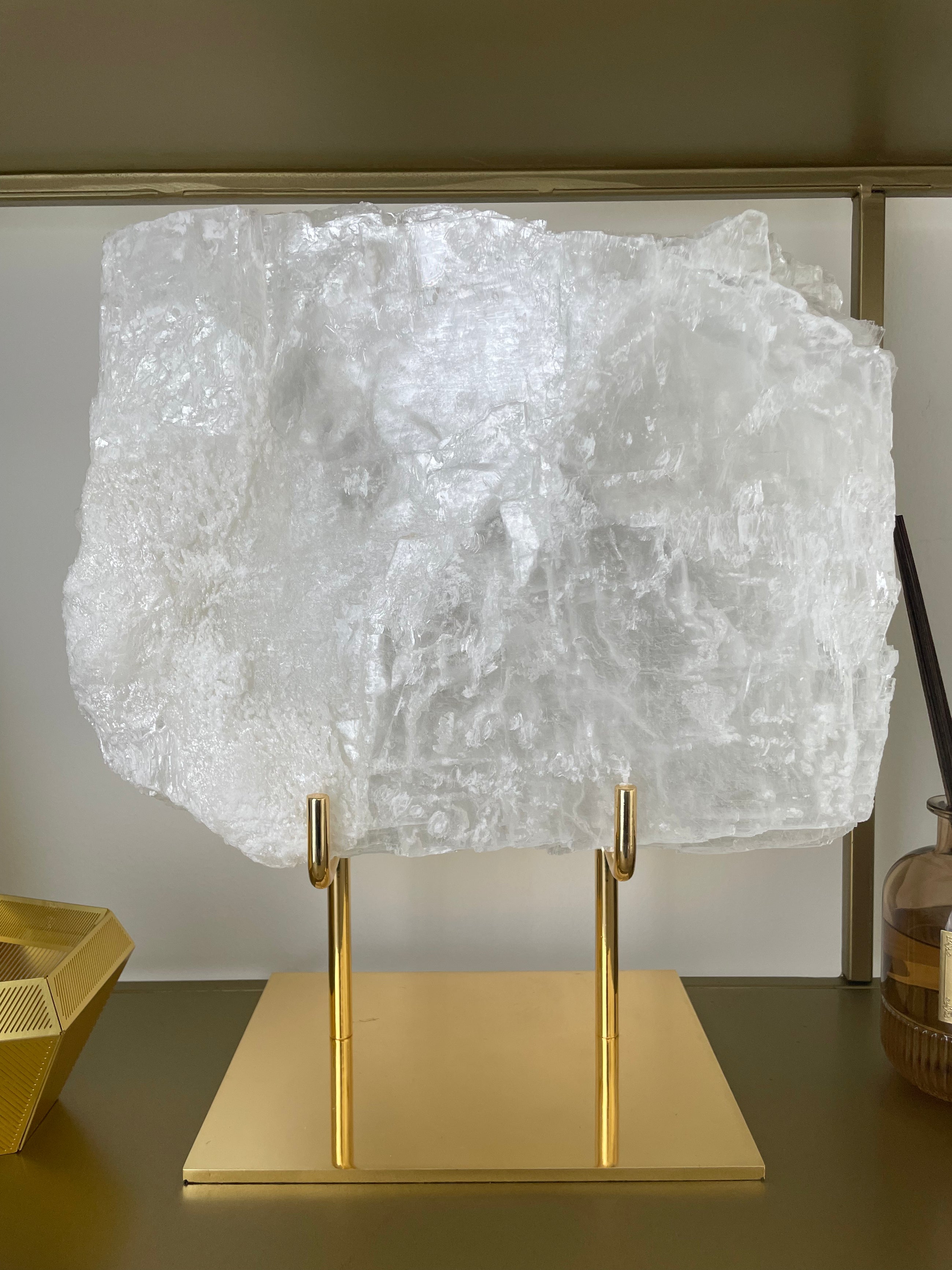 CLEAR SELENITE STONE