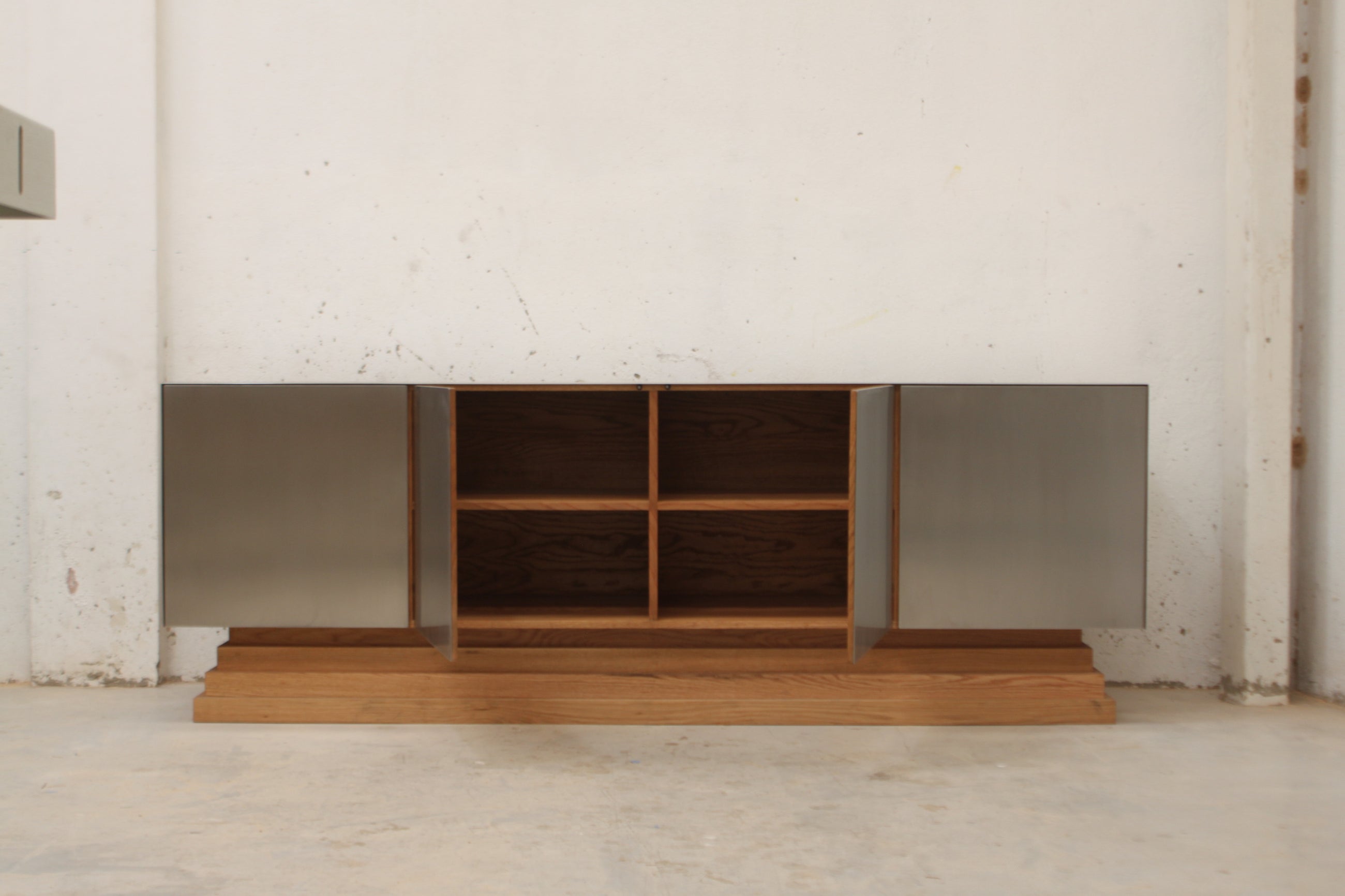FRAGUA SIDEBOARD