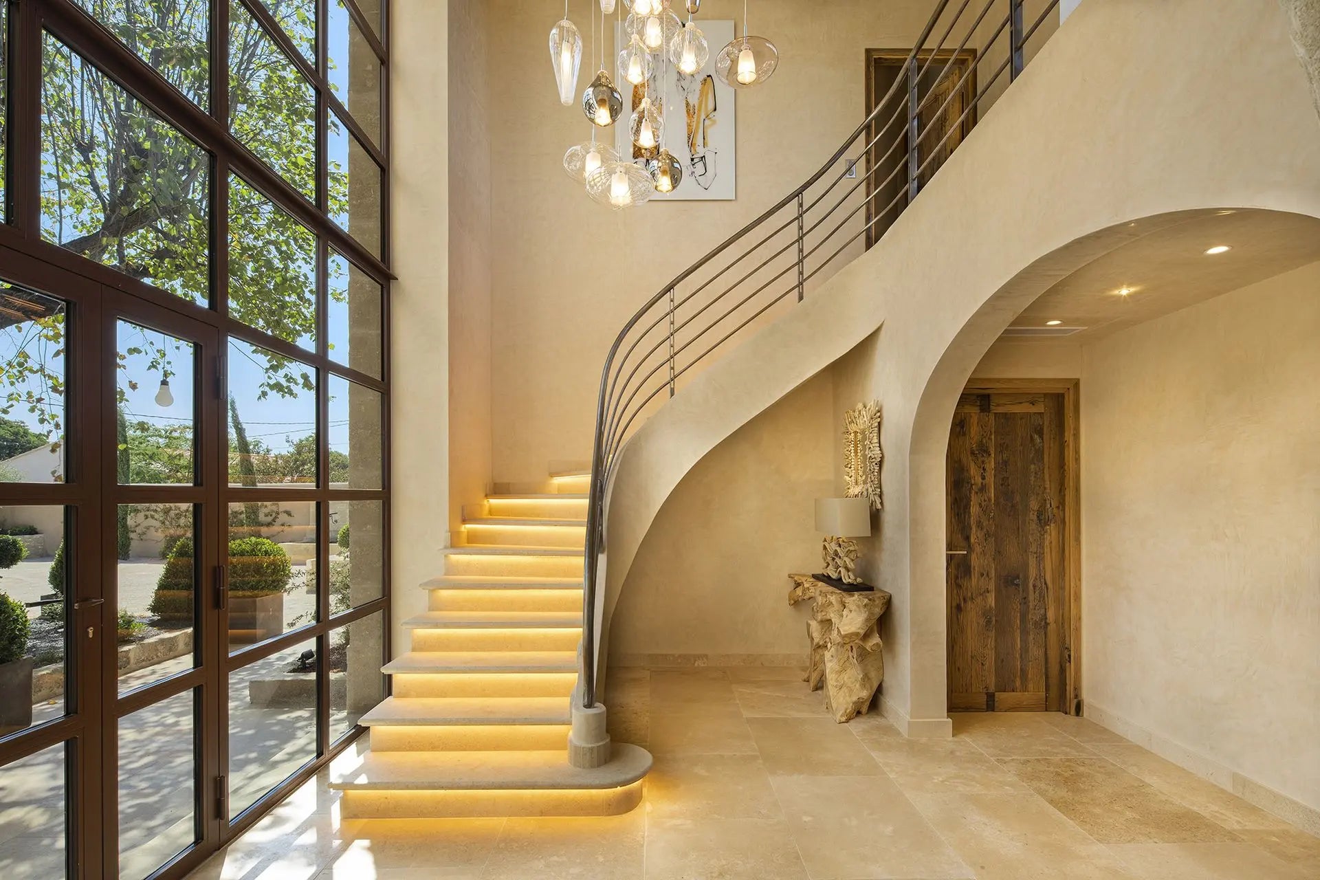 The Kahina Pendant Light: Craftsmanship Illuminated