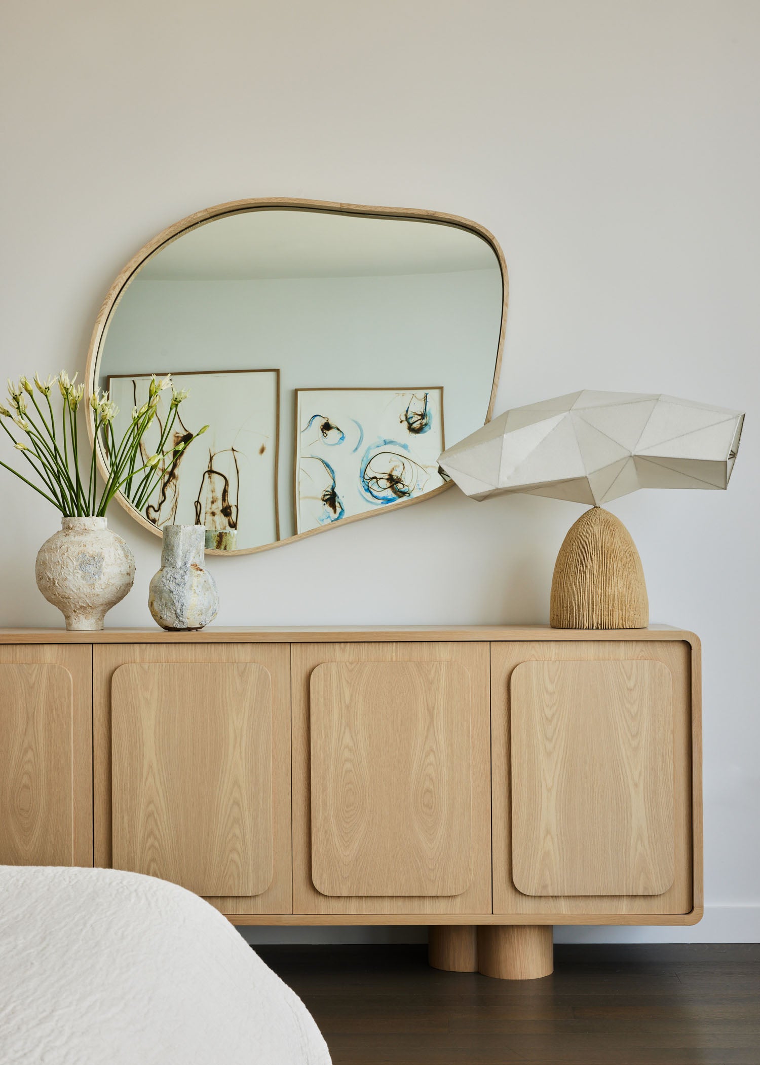 CURATED PERSPECTIVES ON DESIGN, SOURCING & STYLING