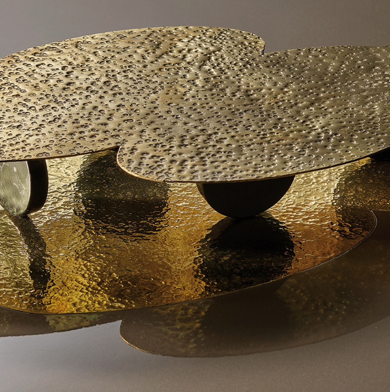 GOLD FOREST DINING TABLE