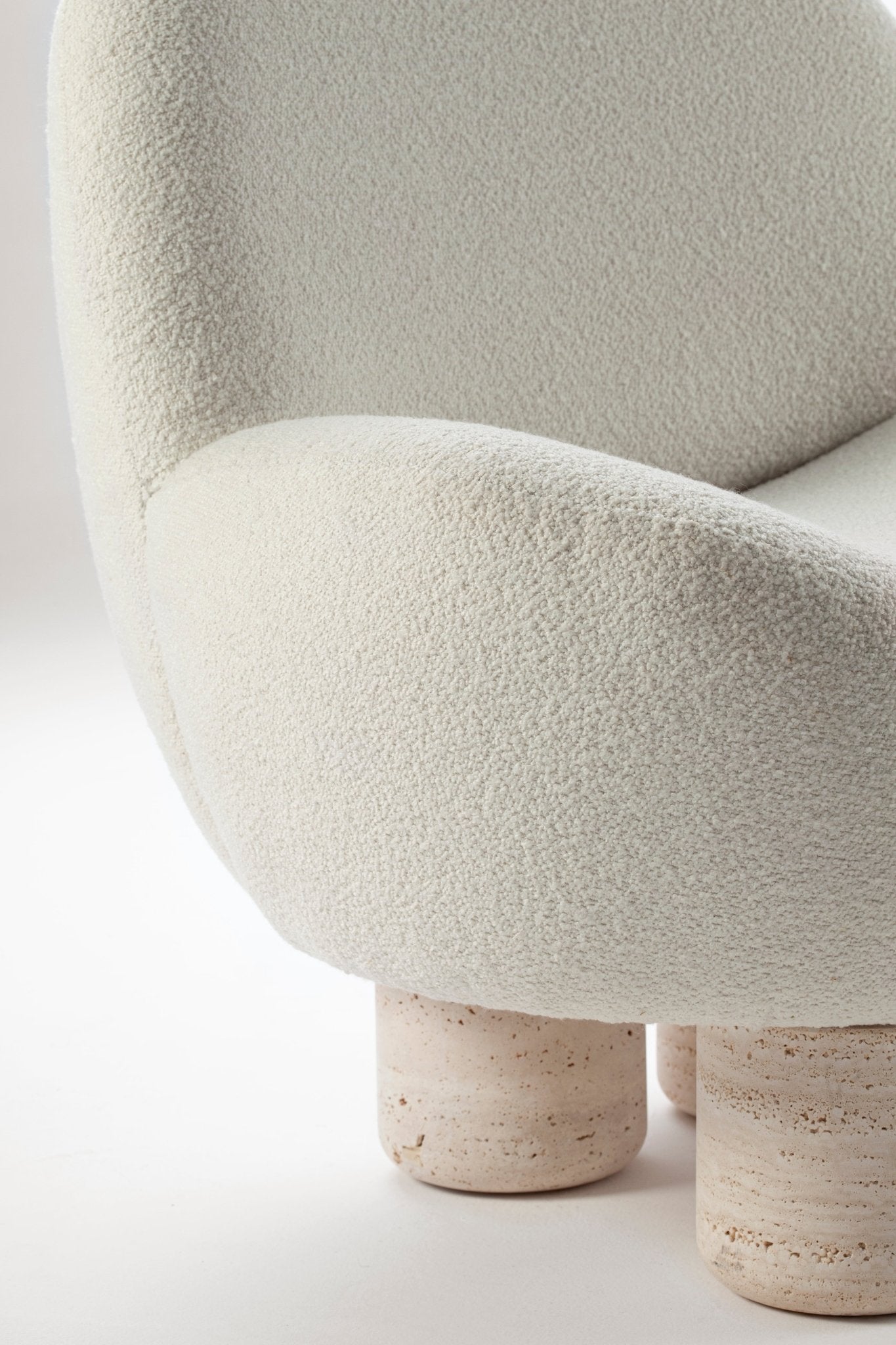 HYGGE LOUNGE CHAIR - Chair - Collector - AIRE