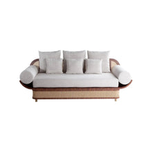 MAJESTIC SOFA - Sofa - Dooq - AIRE