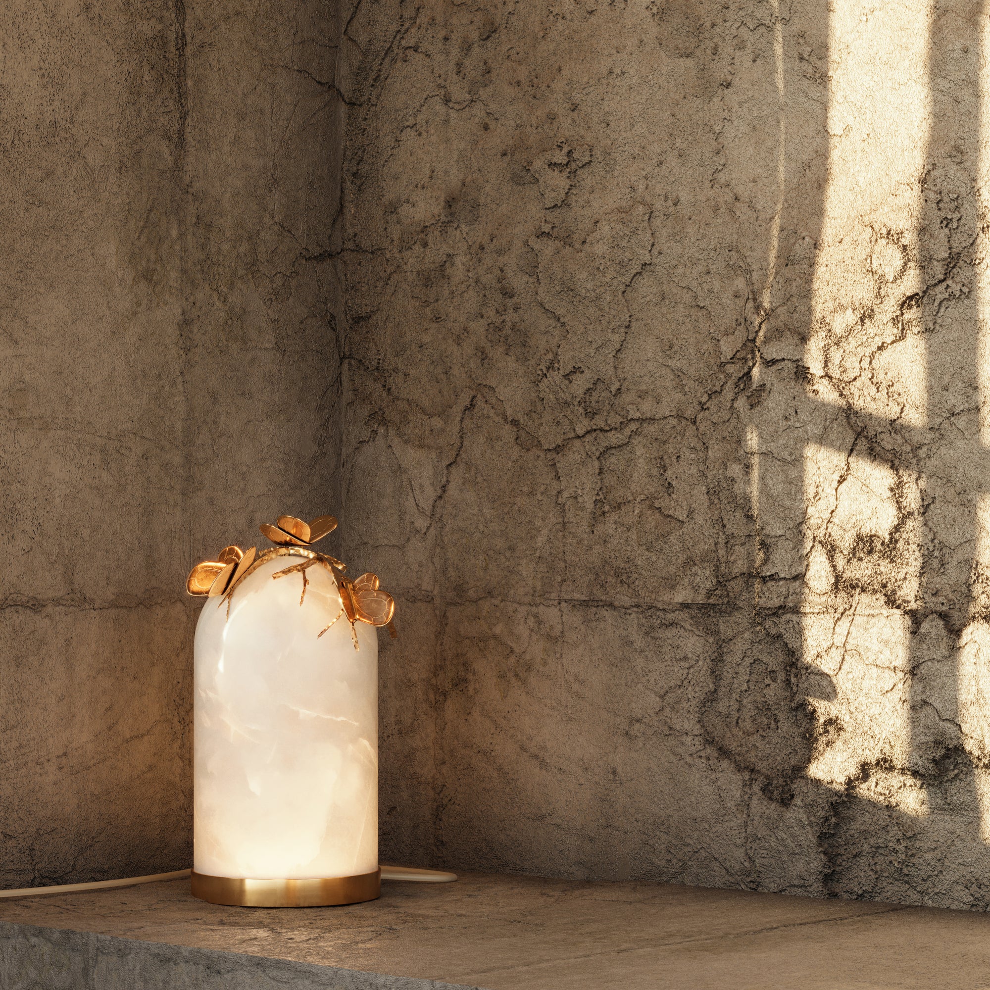 MONARCH TABLE LAMP