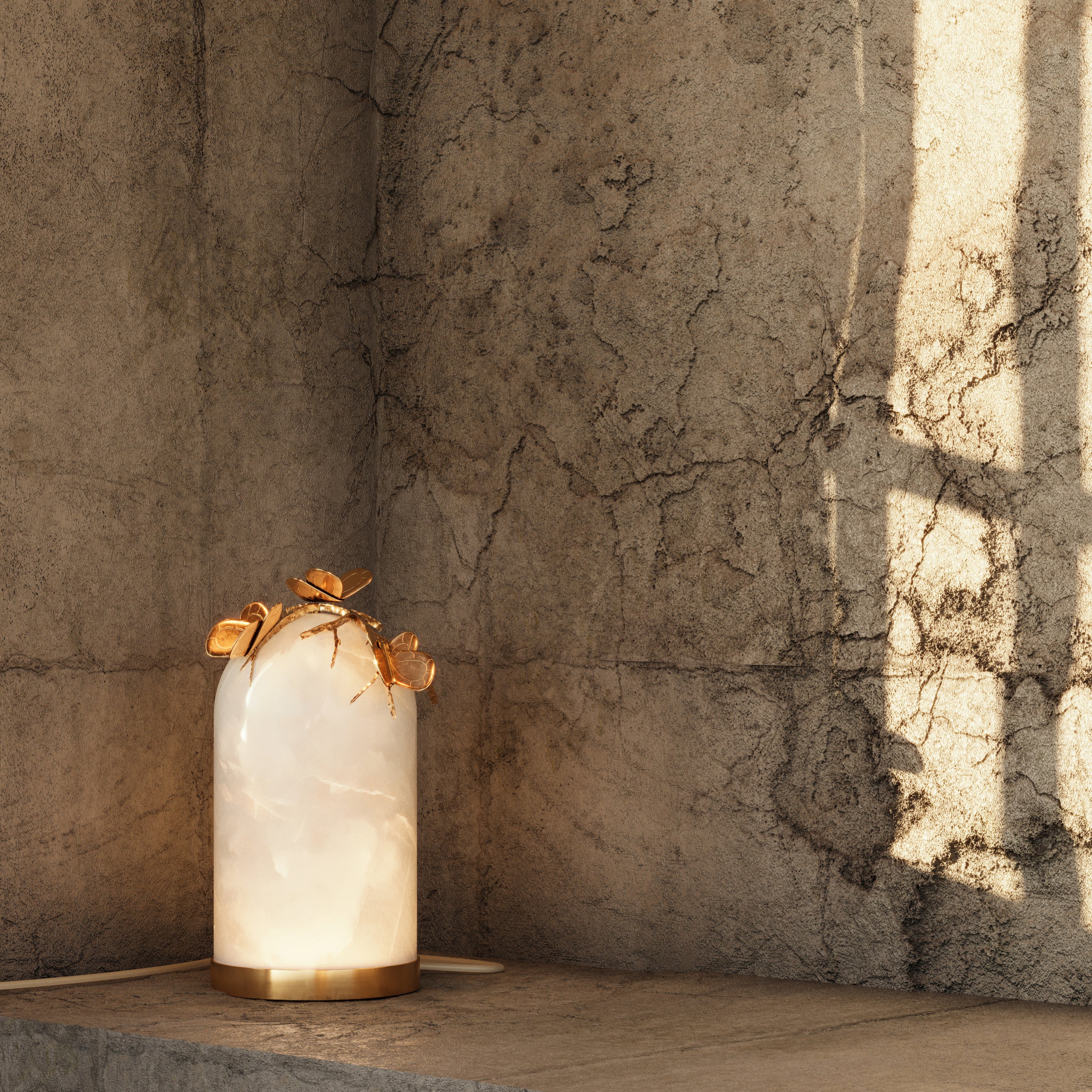 MONARCH TABLE LAMP